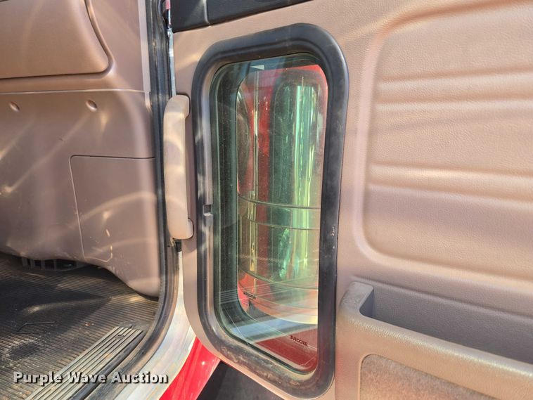 image for item YA1158 2016 Peterbilt 367 drilling rig truck