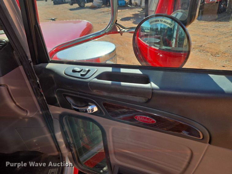 image for item YA1158 2016 Peterbilt 367 drilling rig truck