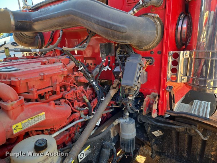 image for item YA1158 2016 Peterbilt 367 drilling rig truck