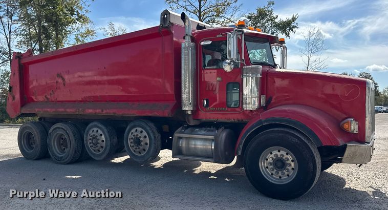image for item YA1223 2006 Peterbilt 378 dump truck