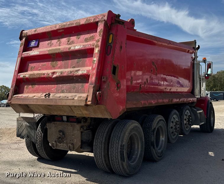 image for item YA1223 2006 Peterbilt 378 dump truck