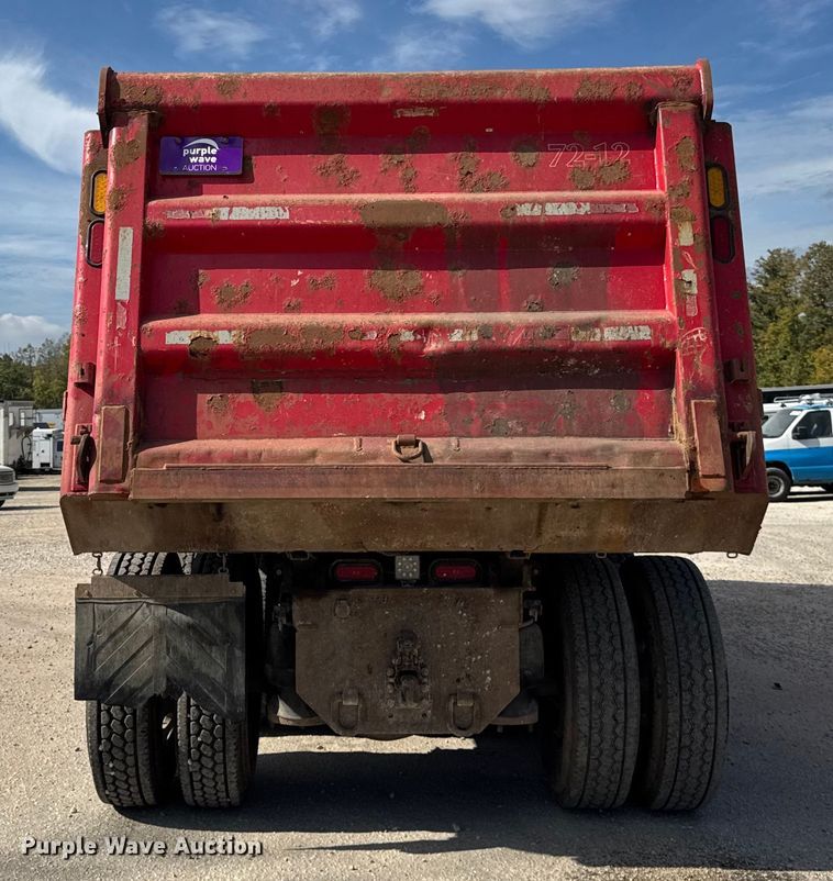 image for item YA1223 2006 Peterbilt 378 dump truck