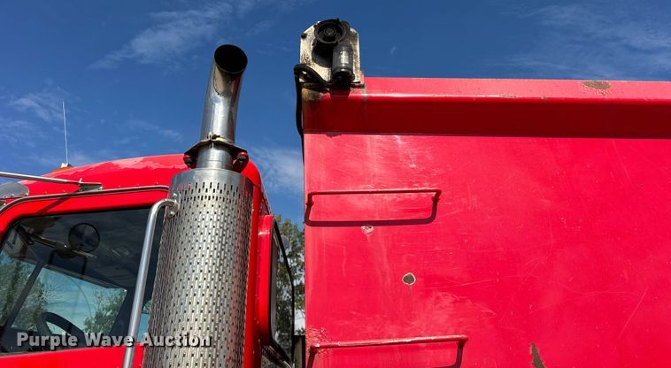 image for item YA1223 2006 Peterbilt 378 dump truck