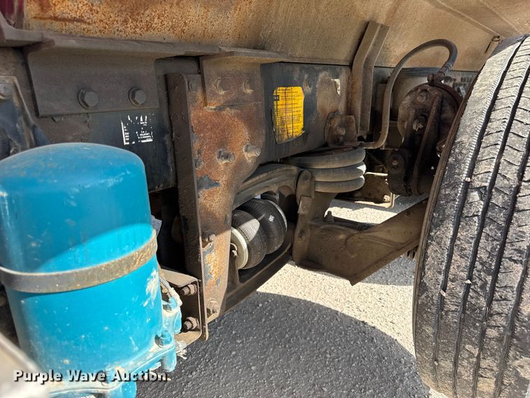 image for item YA1223 2006 Peterbilt 378 dump truck