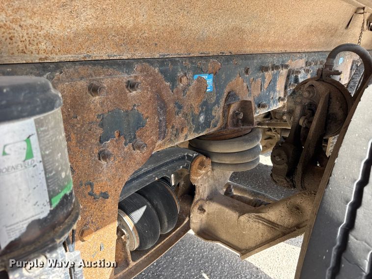 image for item YA1223 2006 Peterbilt 378 dump truck