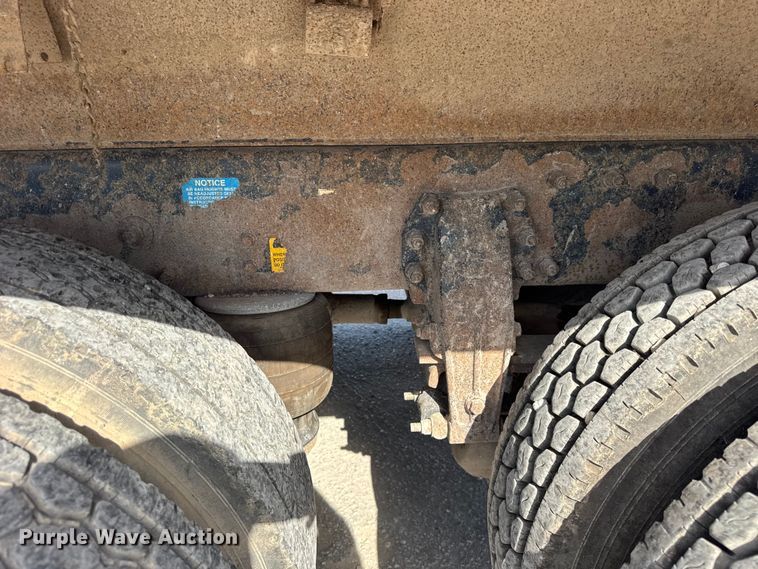 image for item YA1223 2006 Peterbilt 378 dump truck