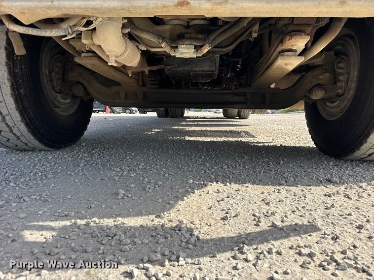 image for item YA1223 2006 Peterbilt 378 dump truck