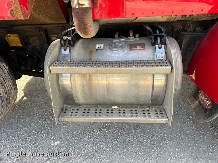 image for item YA1223 2006 Peterbilt 378 dump truck