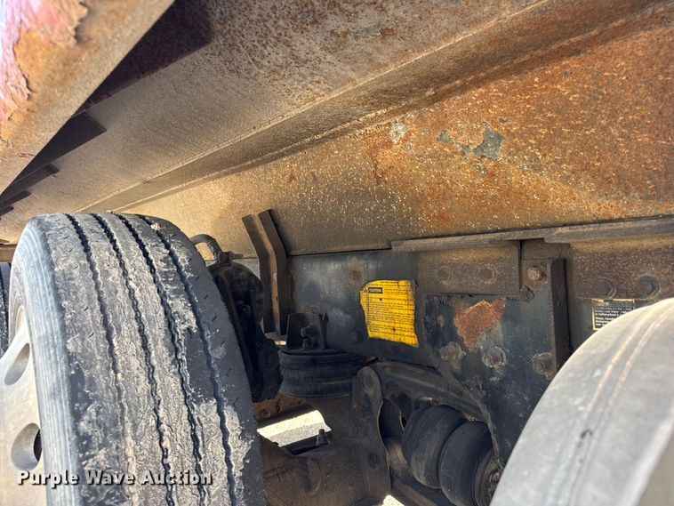 image for item YA1223 2006 Peterbilt 378 dump truck