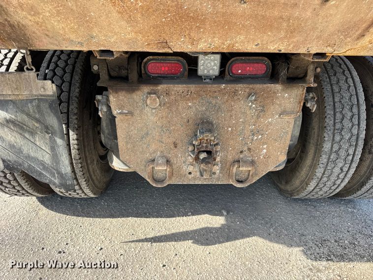 image for item YA1223 2006 Peterbilt 378 dump truck