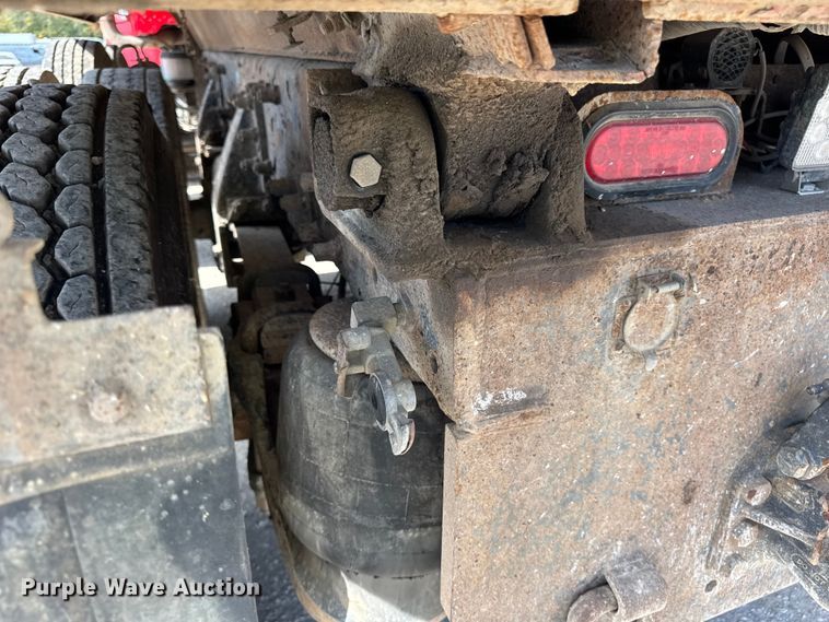 image for item YA1223 2006 Peterbilt 378 dump truck