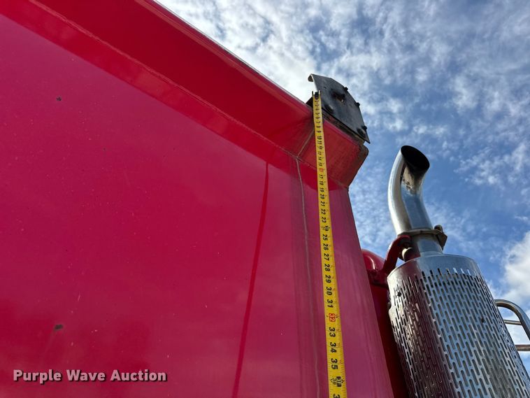 image for item YA1223 2006 Peterbilt 378 dump truck