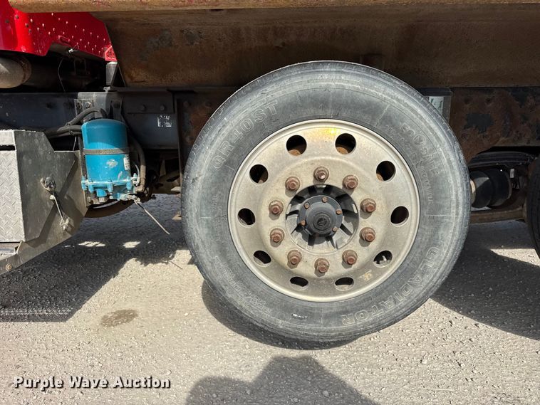 image for item YA1223 2006 Peterbilt 378 dump truck