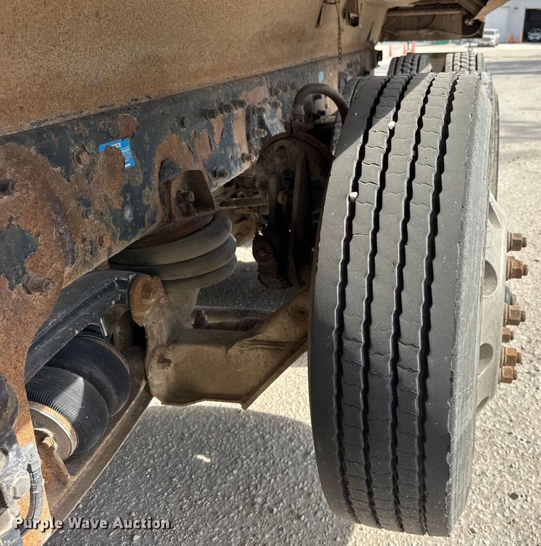 image for item YA1223 2006 Peterbilt 378 dump truck