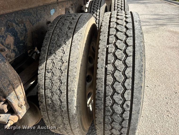 image for item YA1223 2006 Peterbilt 378 dump truck