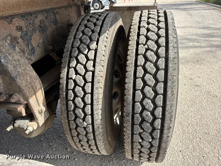 image for item YA1223 2006 Peterbilt 378 dump truck