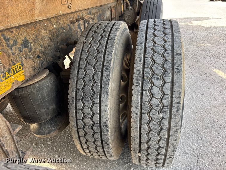 image for item YA1223 2006 Peterbilt 378 dump truck