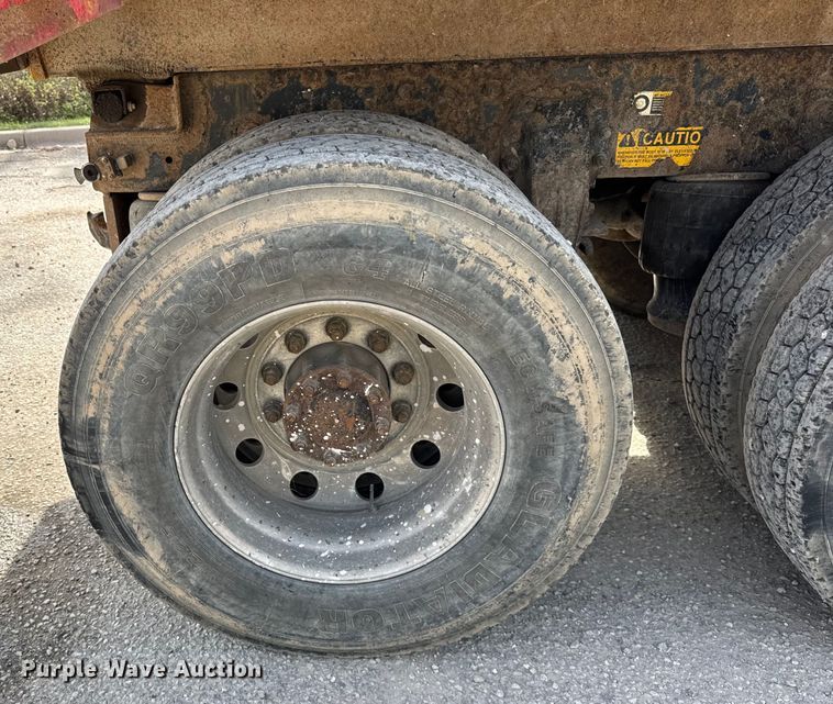 image for item YA1223 2006 Peterbilt 378 dump truck