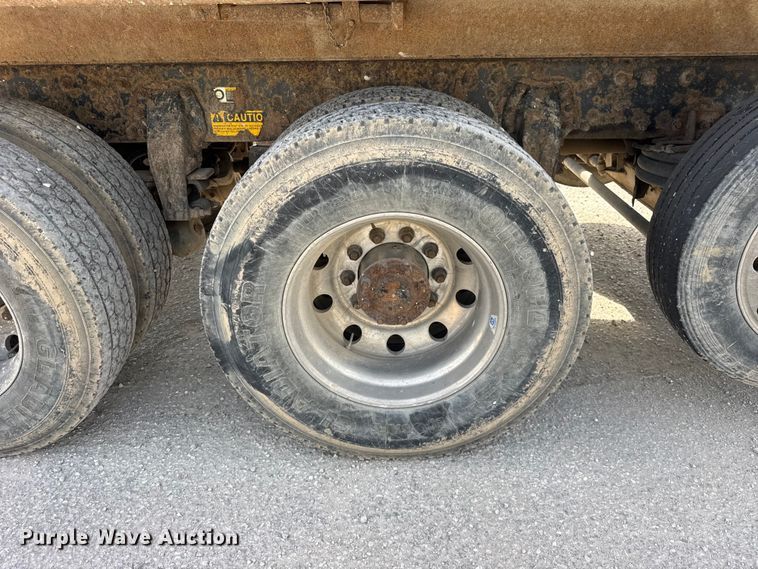 image for item YA1223 2006 Peterbilt 378 dump truck