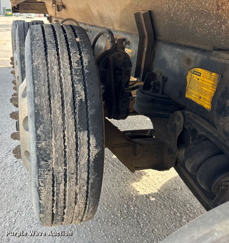 image for item YA1223 2006 Peterbilt 378 dump truck