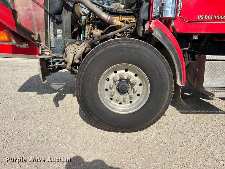 image for item YA1223 2006 Peterbilt 378 dump truck