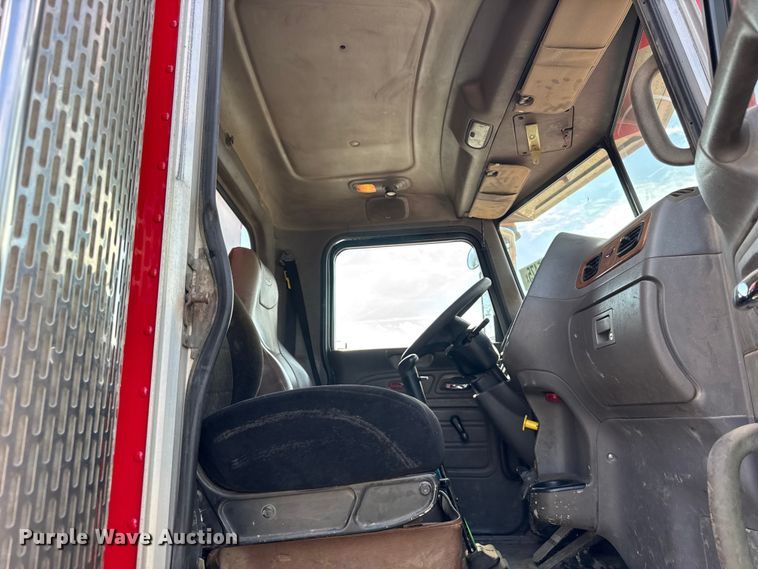 image for item YA1223 2006 Peterbilt 378 dump truck