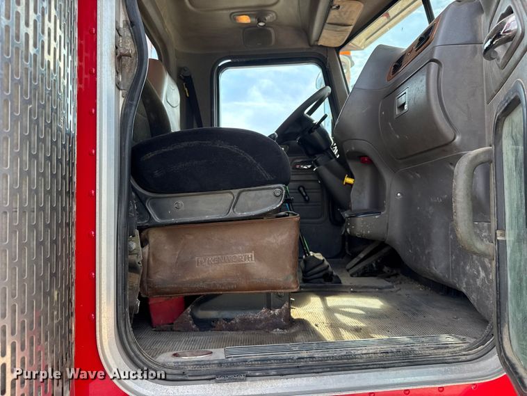 image for item YA1223 2006 Peterbilt 378 dump truck