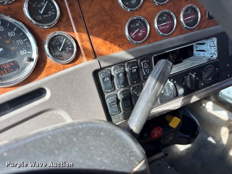 image for item YA1223 2006 Peterbilt 378 dump truck