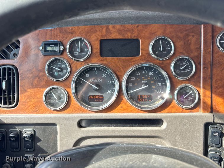 image for item YA1223 2006 Peterbilt 378 dump truck