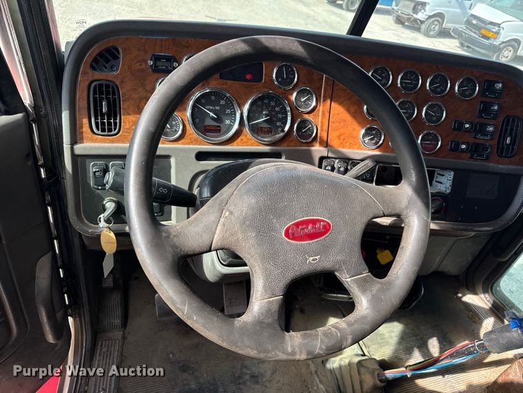 image for item YA1223 2006 Peterbilt 378 dump truck