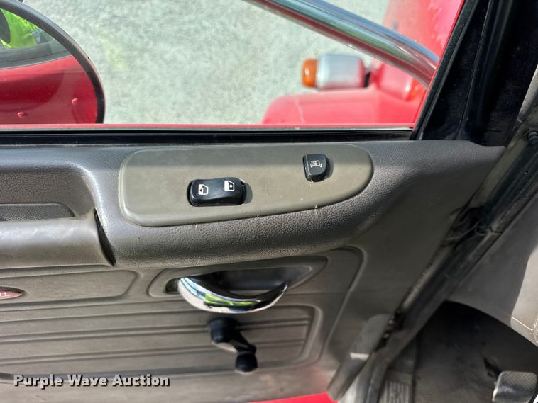 image for item YA1223 2006 Peterbilt 378 dump truck