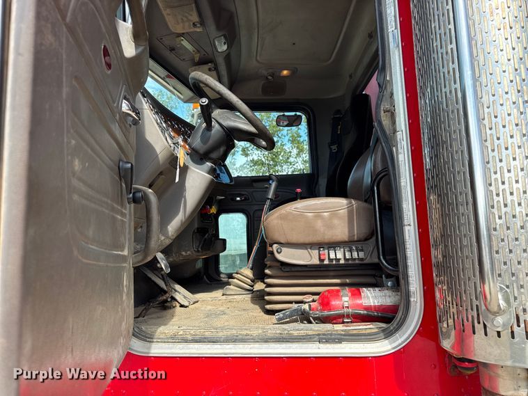 image for item YA1223 2006 Peterbilt 378 dump truck