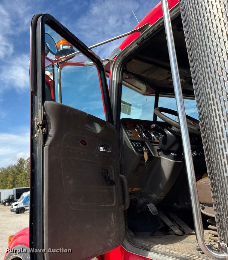 image for item YA1223 2006 Peterbilt 378 dump truck