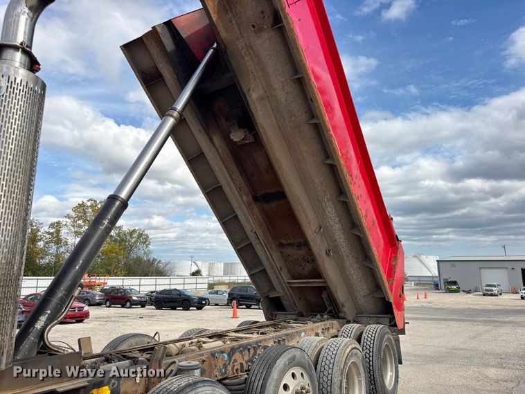 image for item YA1223 2006 Peterbilt 378 dump truck