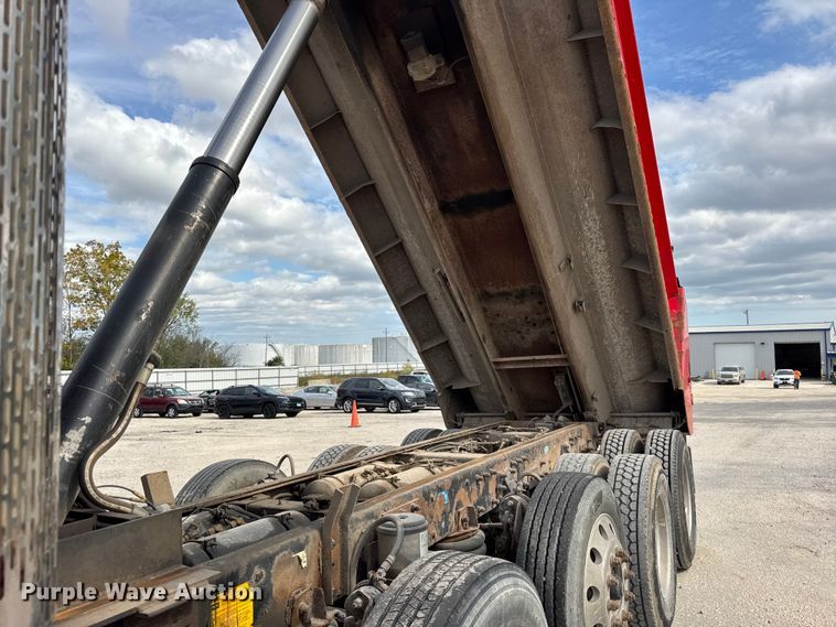 image for item YA1223 2006 Peterbilt 378 dump truck