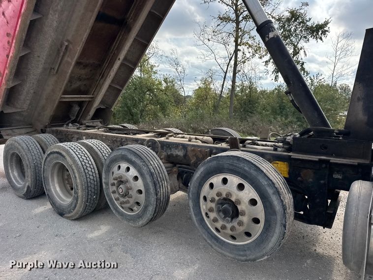 image for item YA1223 2006 Peterbilt 378 dump truck