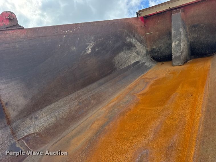 image for item YA1223 2006 Peterbilt 378 dump truck