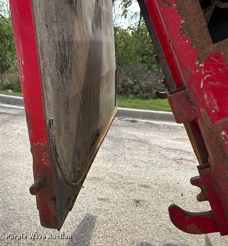 image for item YA1223 2006 Peterbilt 378 dump truck