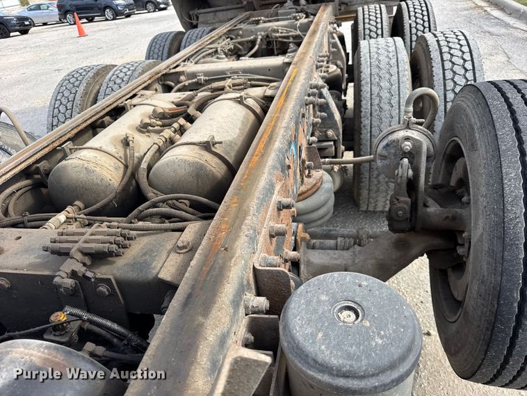 image for item YA1223 2006 Peterbilt 378 dump truck