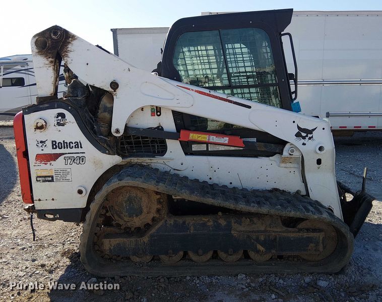 MINI CARGADOR SOBRE ORUGAS 2019 BOBCAT T740