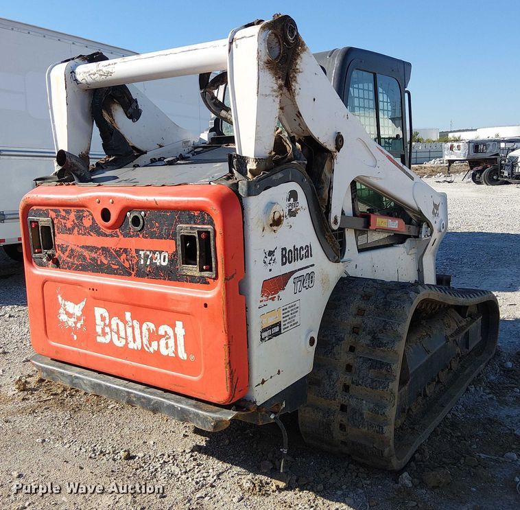 MINI CARGADOR SOBRE ORUGAS 2019 BOBCAT T740