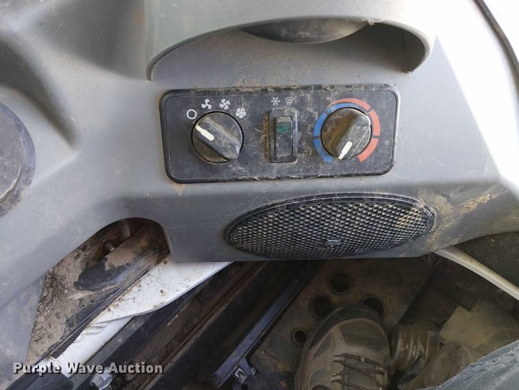 image for item YA1253 2019 Bobcat T740 tracked skid steer loader