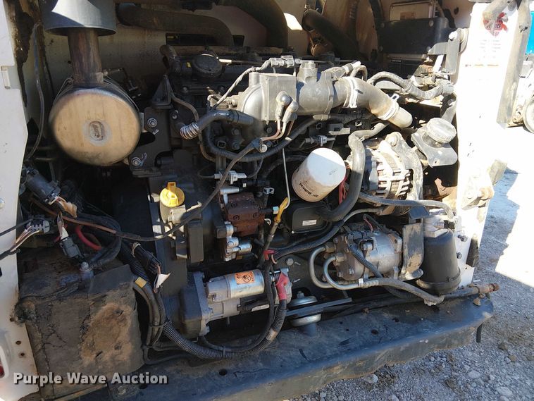 image for item YA1253 2019 Bobcat T740 tracked skid steer loader