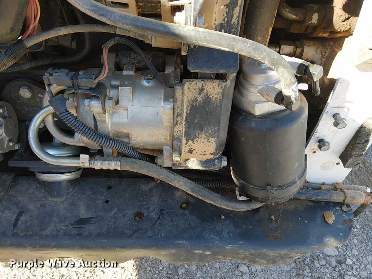 image for item YA1253 2019 Bobcat T740 tracked skid steer loader