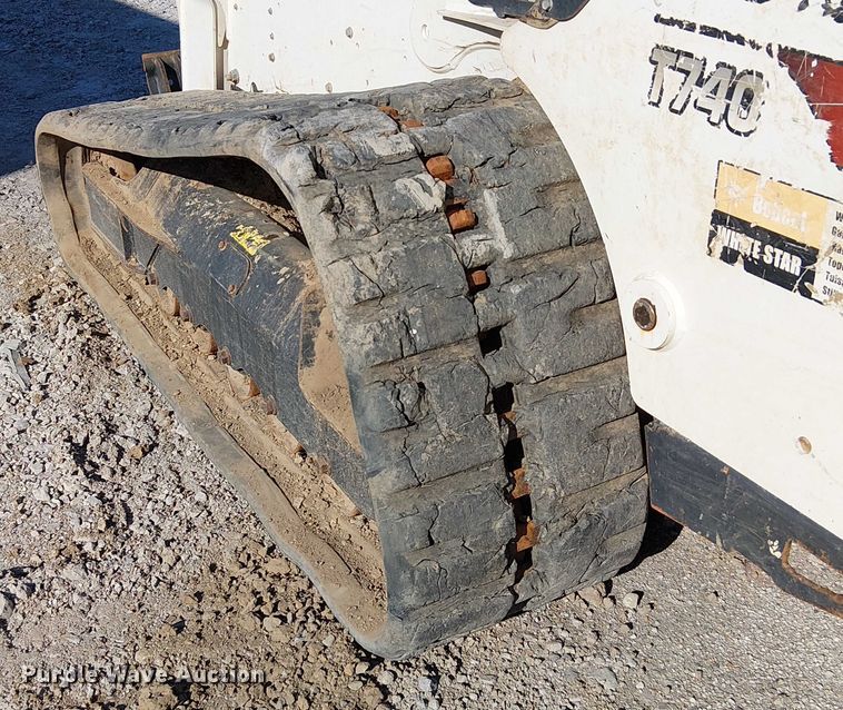 image for item YA1253 2019 Bobcat T740 tracked skid steer loader