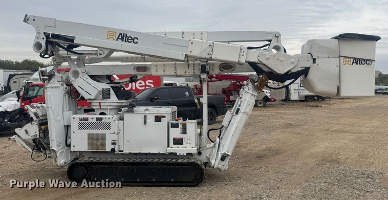 image for item YA1389 2019 Altec TDA58 tracked boom lift