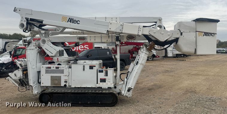 image for item YA1389 2019 Altec TDA58 tracked boom lift