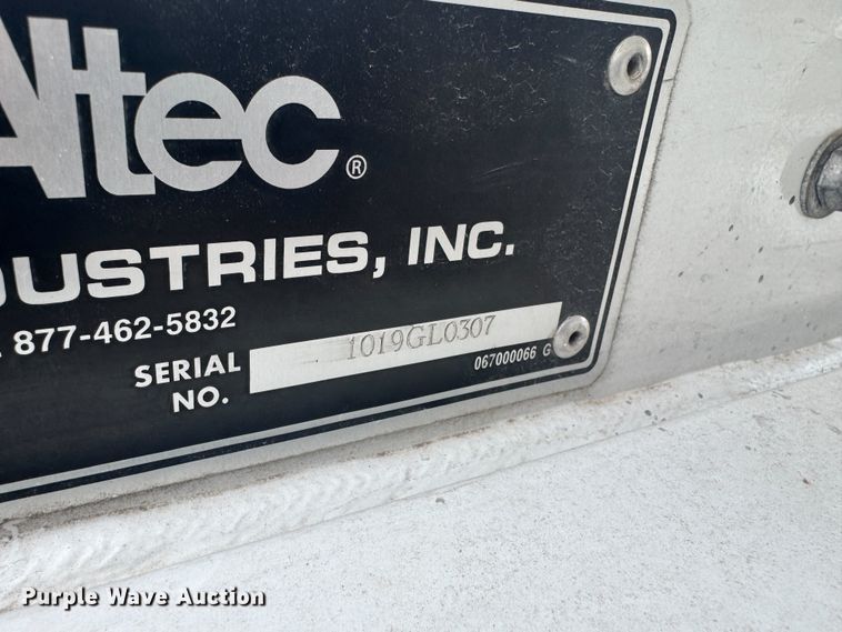 image for item YA1389 2019 Altec TDA58 tracked boom lift