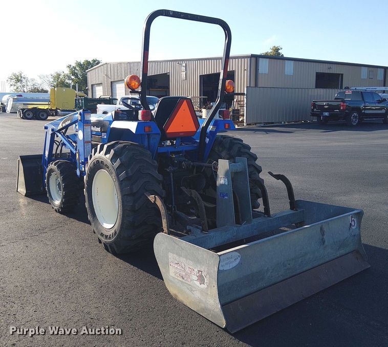 image for item DJ7860 New Holland TC30 MFWD tractor