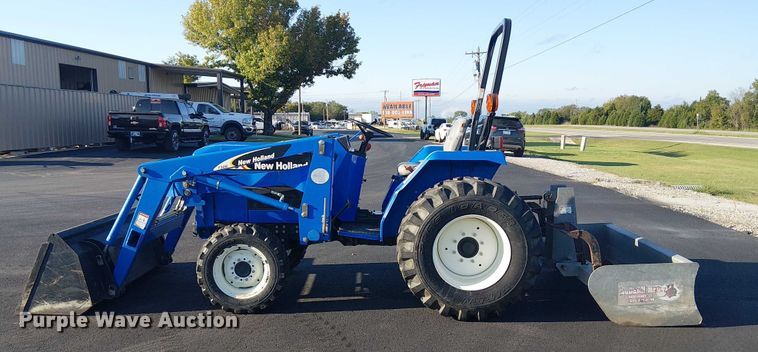 image for item DJ7860 New Holland TC30 MFWD tractor